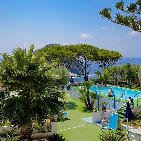 Casa Adolfo Ischia 호텔 2*