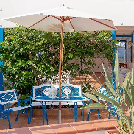 Отель Casa Adolfo Ischia 2*