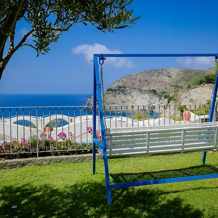 Casa Adolfo Ischia 호텔 2*