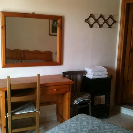 Casa Adolfo Ischia מלון