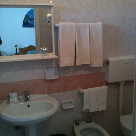 Casa Adolfo Ischia מלון Sant'Angelo (Isola d'Ischia)