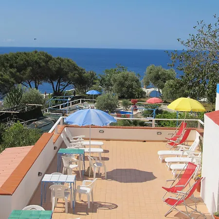 מלון Casa Adolfo Ischia 2*