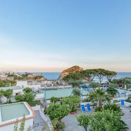 Casa Adolfo Ischia מלון