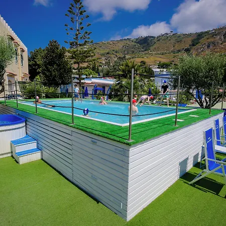 Casa Adolfo Ischia מלון 2*