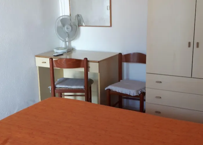Hotel Casa Adolfo Ischia 2*
