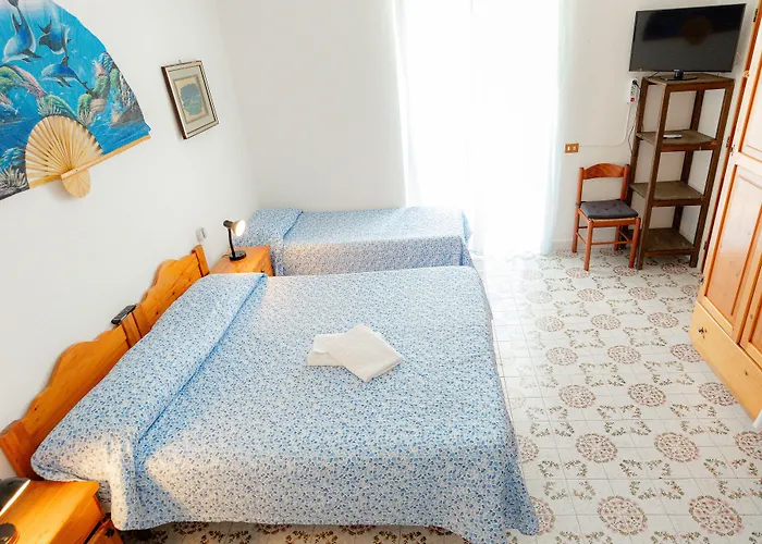 Hotel Casa Adolfo Ischia 2*